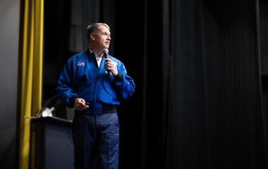 Astronaut Shane Kimbrough presenting at the lecture